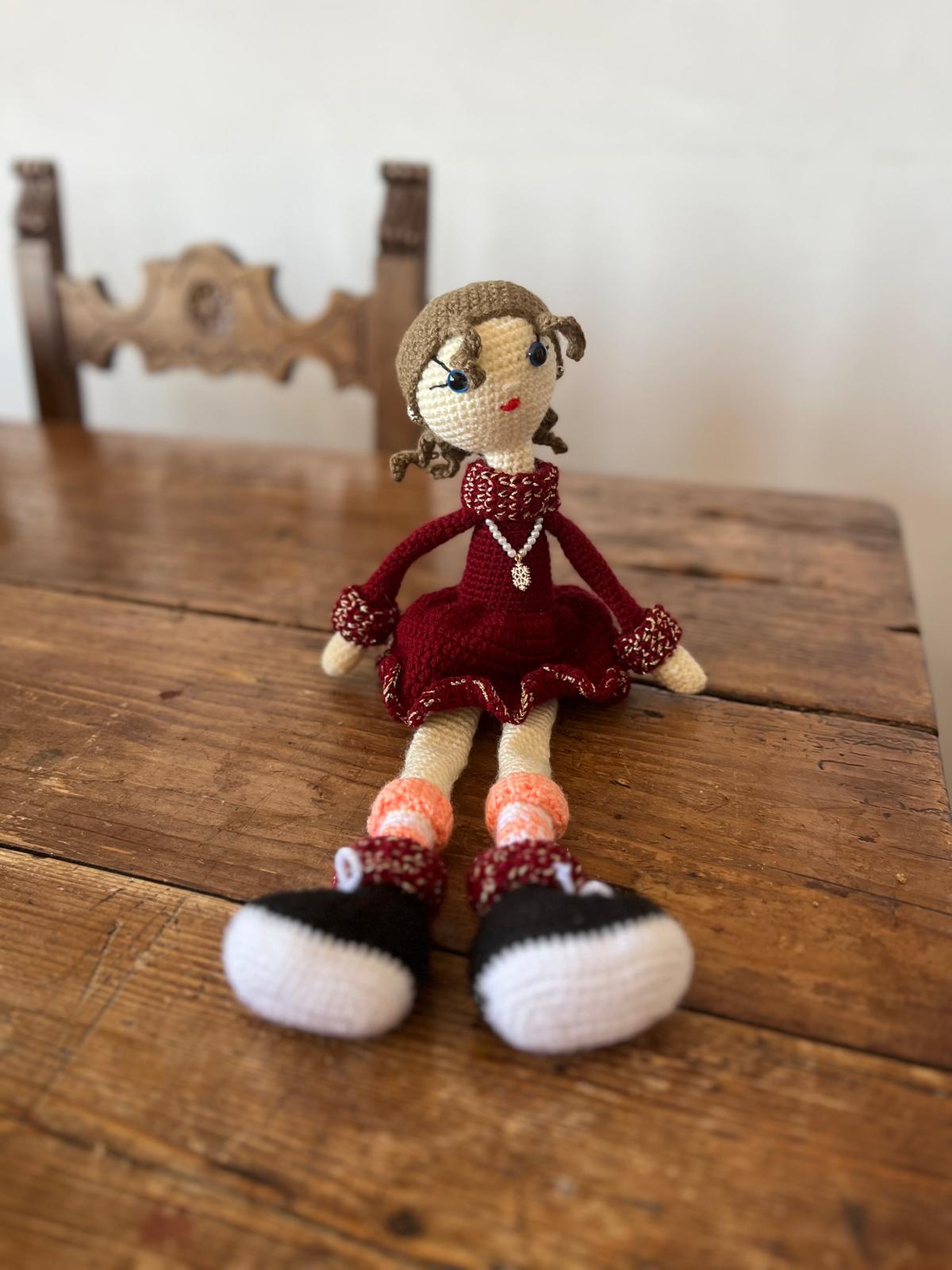 Bambola Tiana 20x39cm - Bambola Personalizzabile in Filato Acrilico