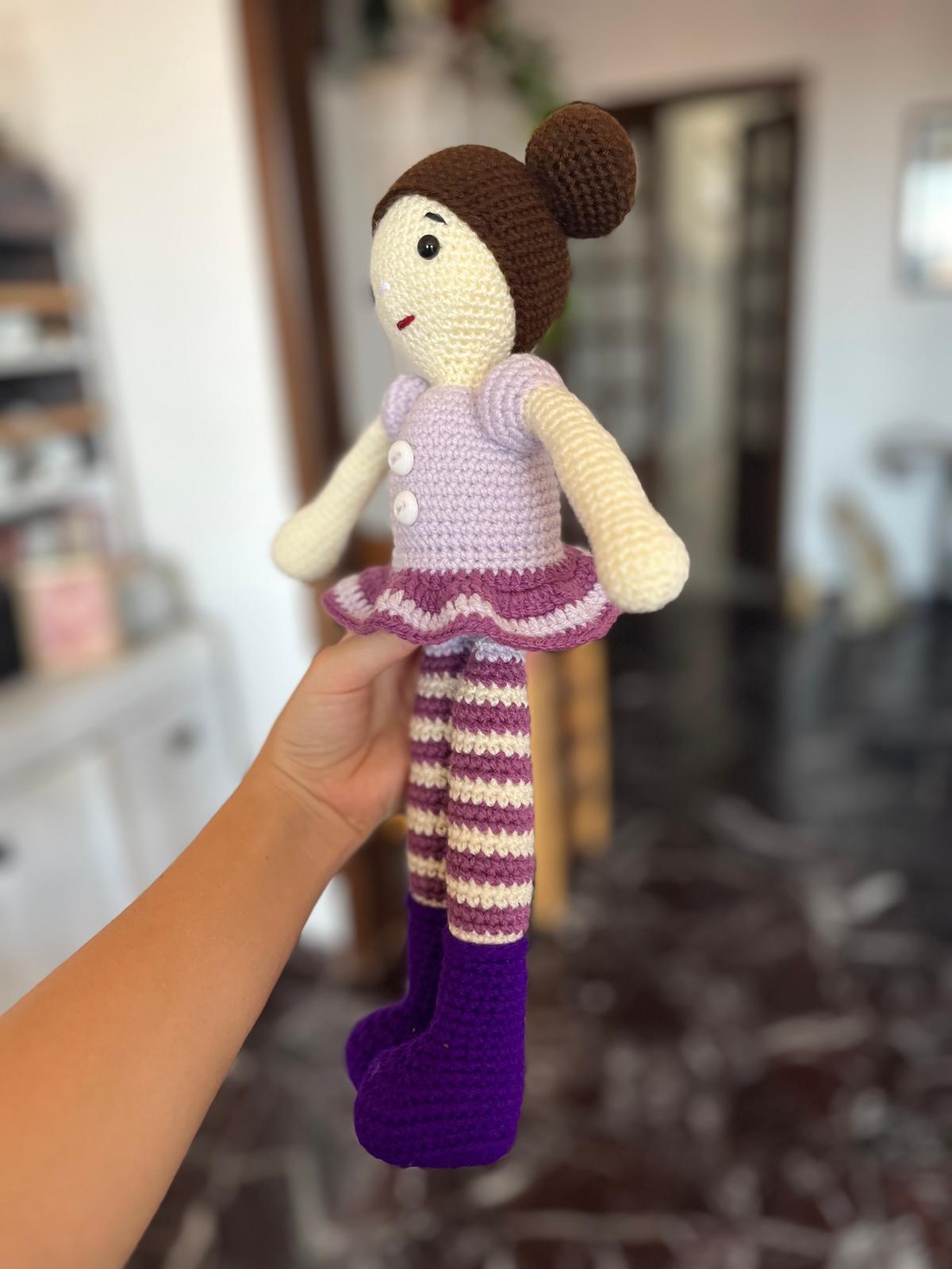 Bambola Wendy 23x38cm - Bambola Personalizzabile in Filato Acrilico